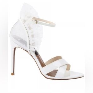 NWOT BGBG MaxAzaria Stella White Patent Leather Bridal/Formal Heels, size 9